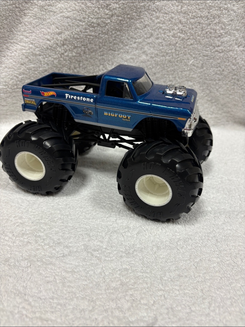 Hot wheels monster truck Blue 'Bigfoot' pickup truck